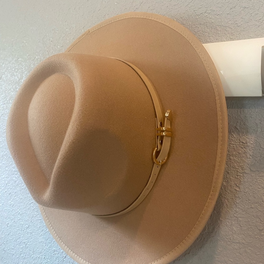 Nordstrom Hat Excellent Condition - Picture 3 of 3